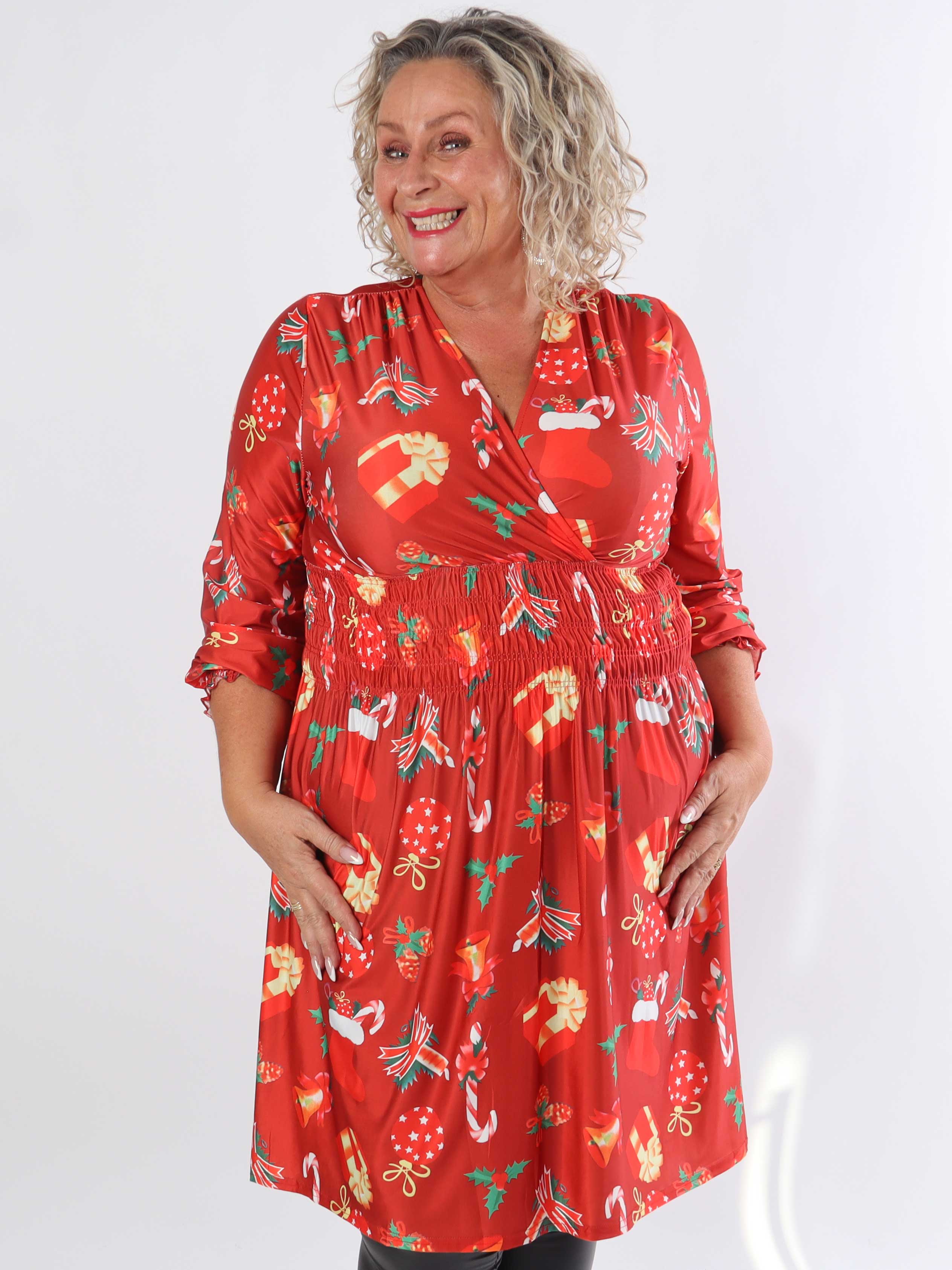Pams Holiday Short L/S - Elastisk plus size-klänning med julmotiv